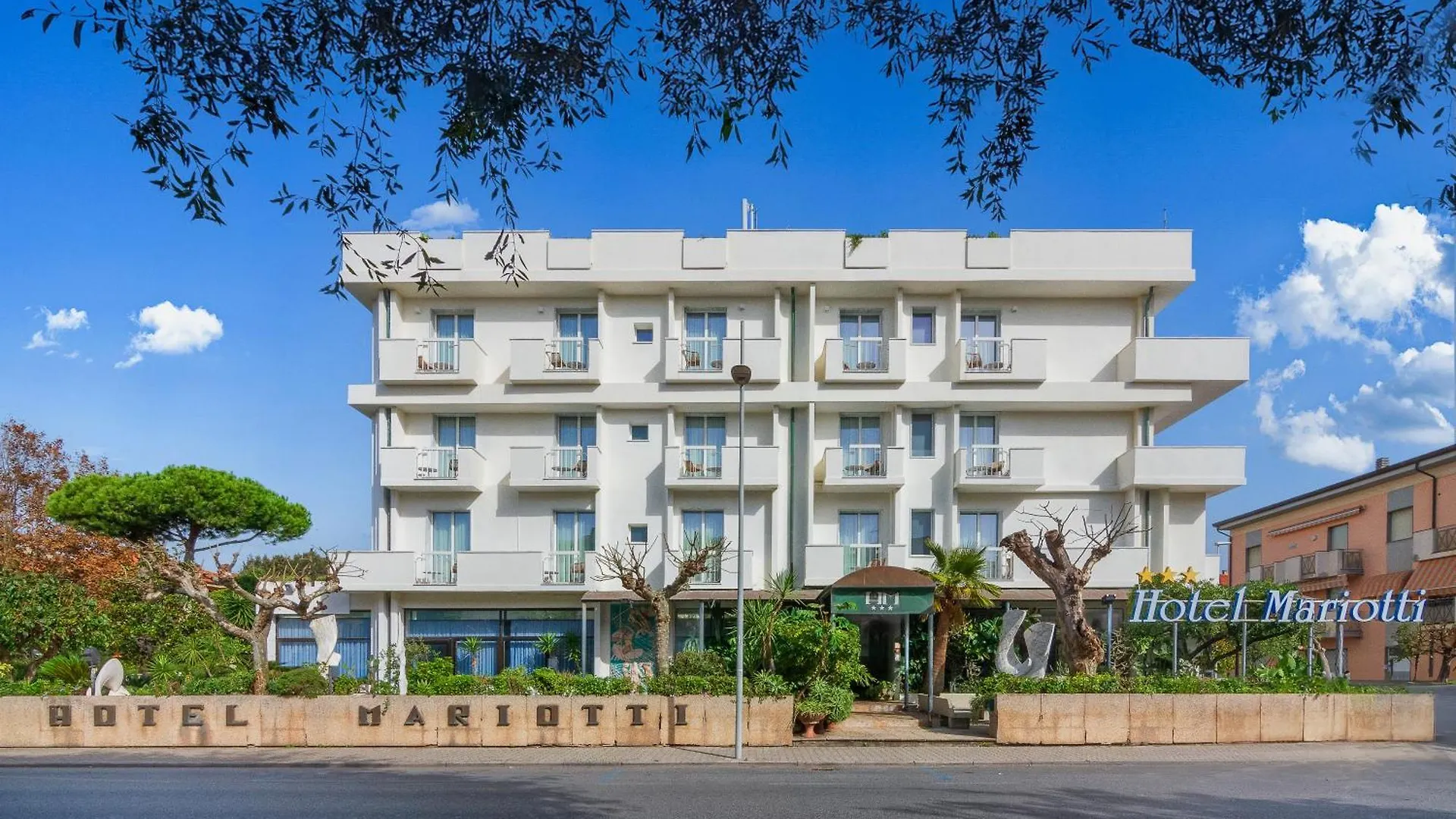 Hotel Mariotti contacts